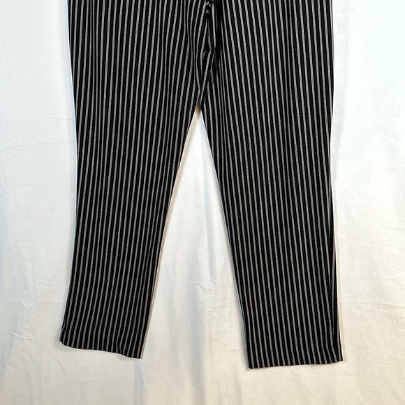 HILARY RADLEY TROUSERS SIZE(M) - Picture 7 of 7